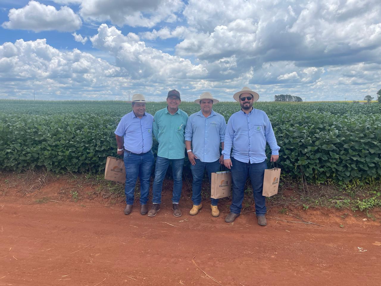 Coopervap participa de dia do XIV Dia de Campo Soja da Coagril, em Unaí